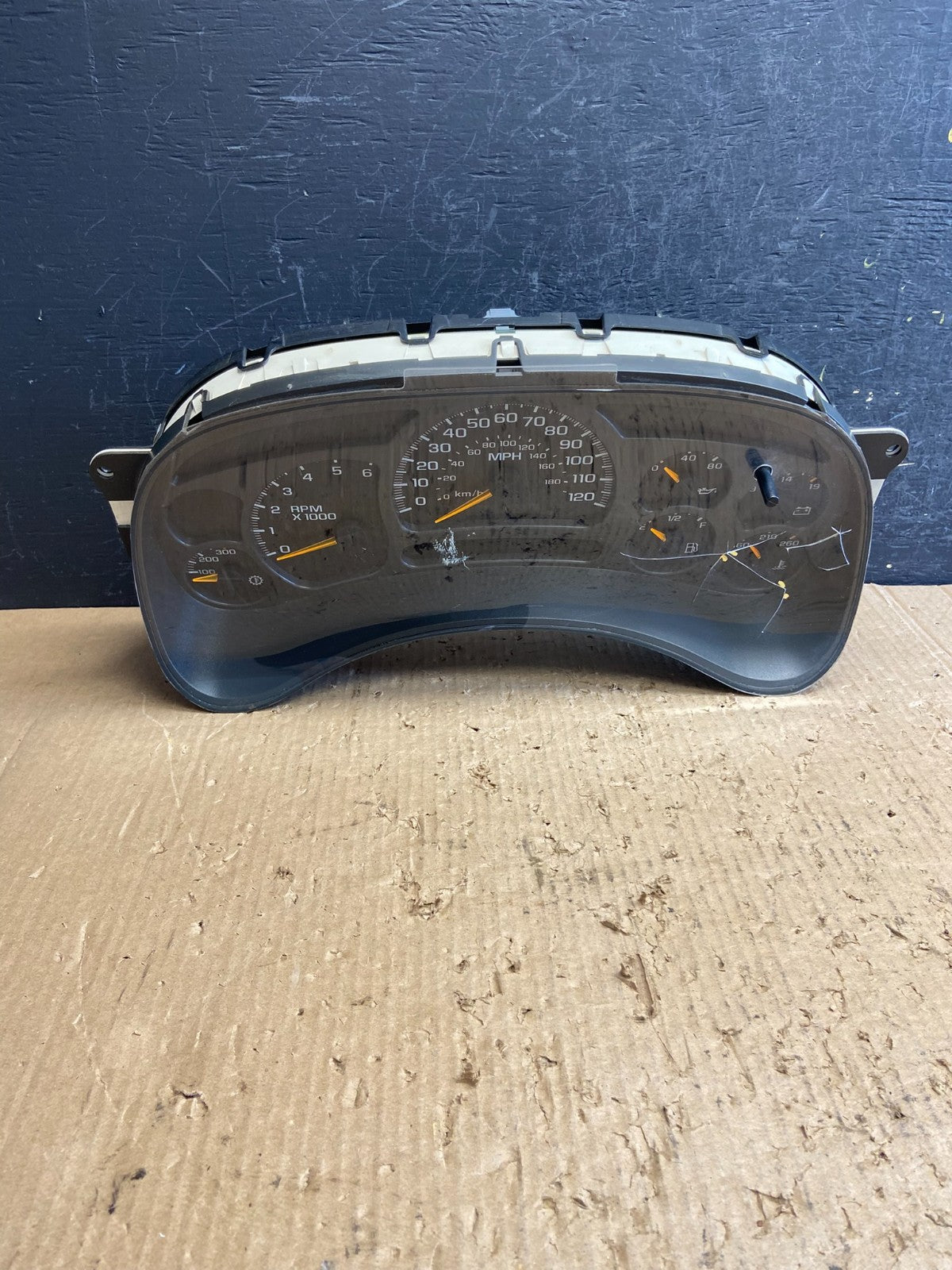 2003 to 2006 Chevrolet Silverado Speedometer Instrument Cluster AF15850