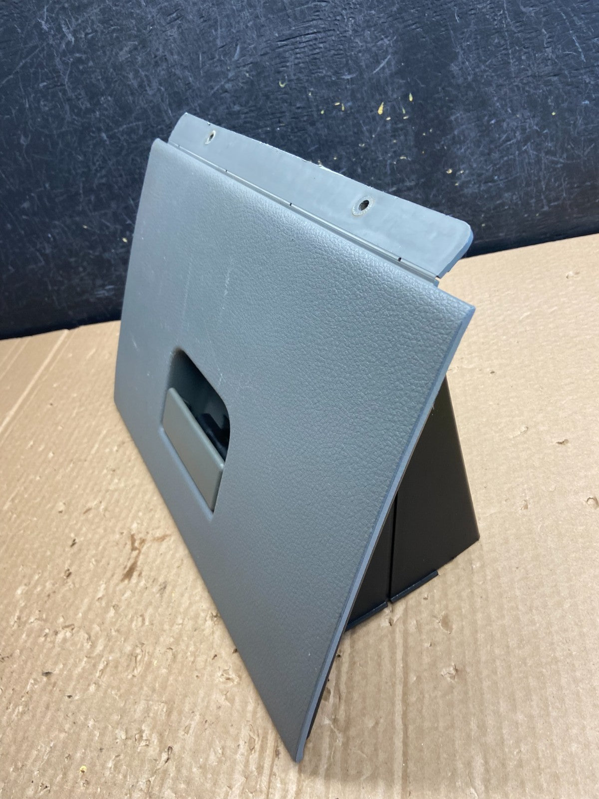 2004 to 2008 Ford F-150 Front Right Passenger Storage Glove Box af6379 DG3
