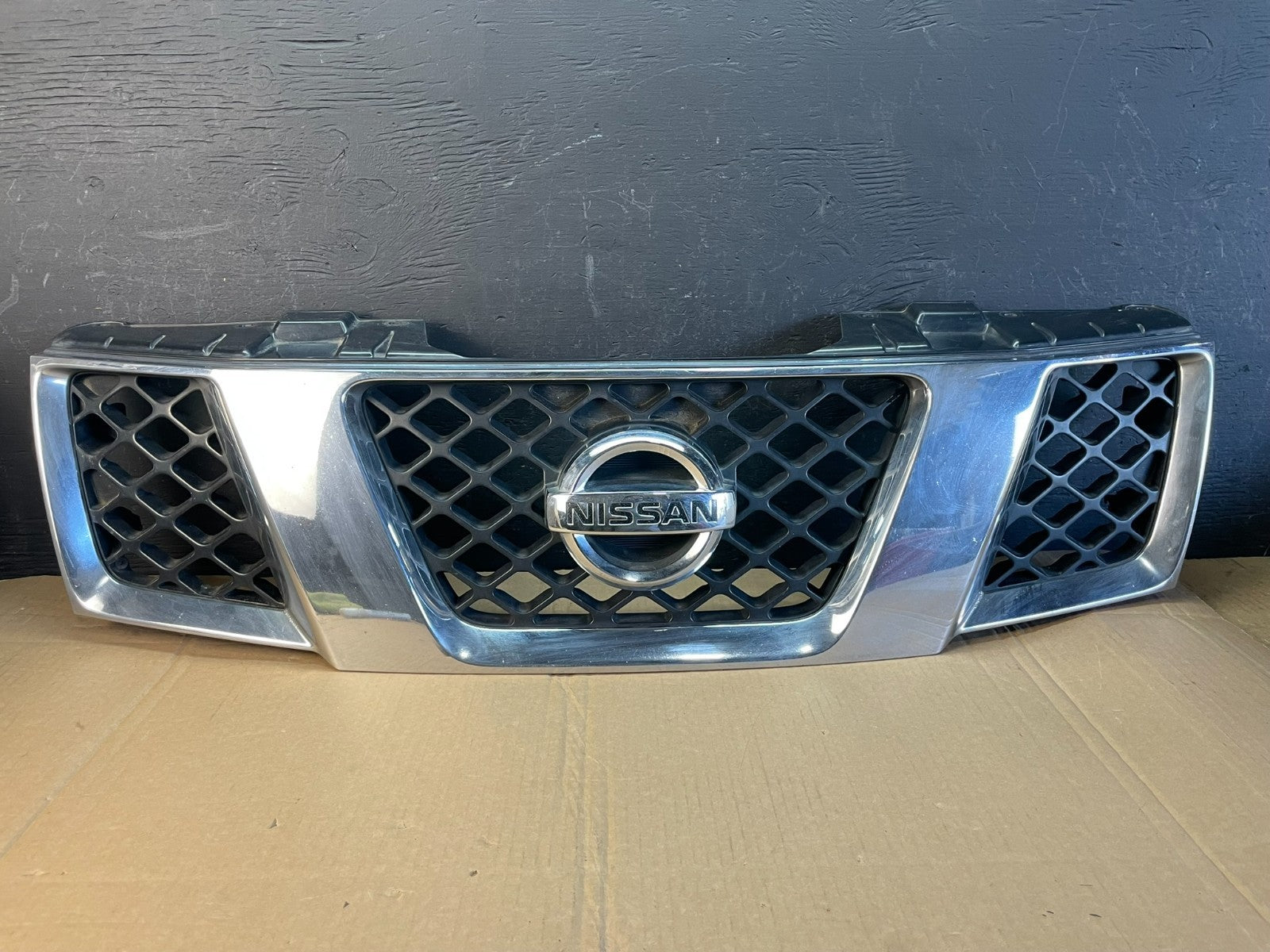 2005 2006 2007 Nissan Pathfinder Chrome Front Upper Grill Grille AC5345 DG0