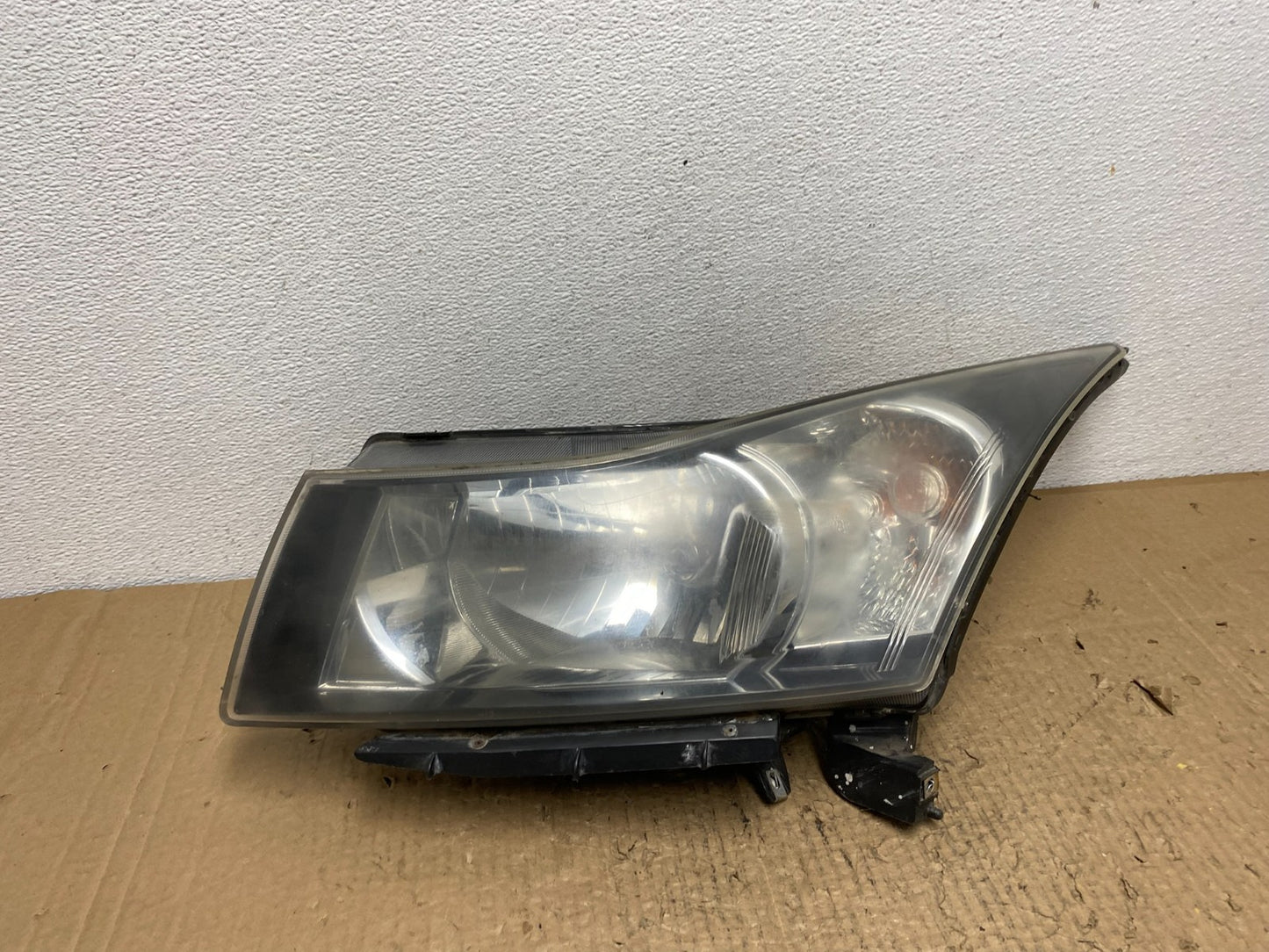 2011 to 2015 Chevrolet Cruze Halogen Left Driver LH Side Headlight AC4185 DW0