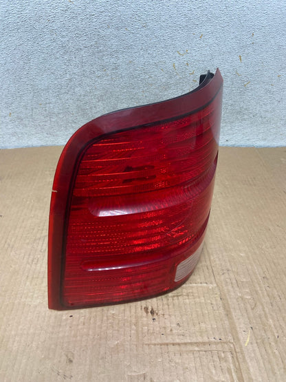 2002 to 2005 Ford Explorer Left Driver Lh Side Tail light AI6981 LK2