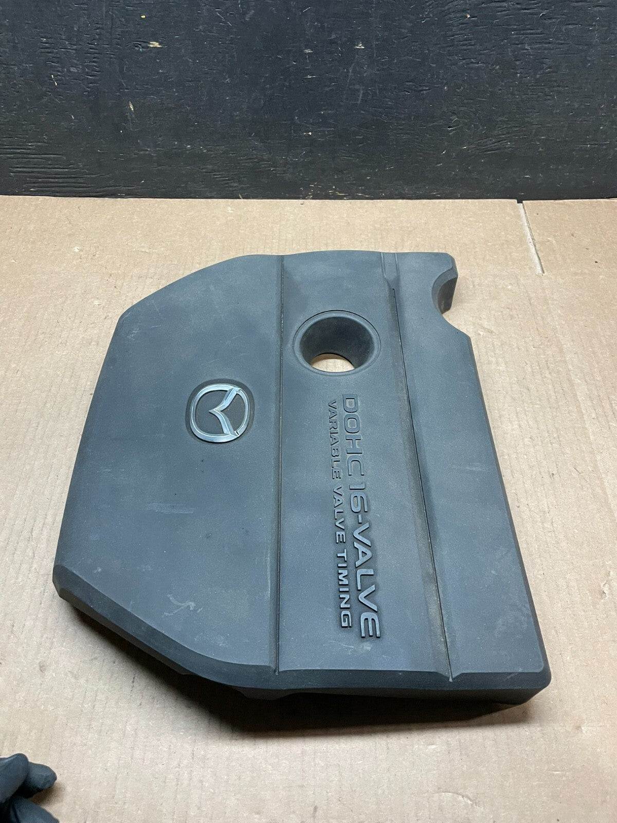 2004 to 2009 Mazda 3 DOHC 16 VALVE Engine Shield Top Cover J7374 PS2