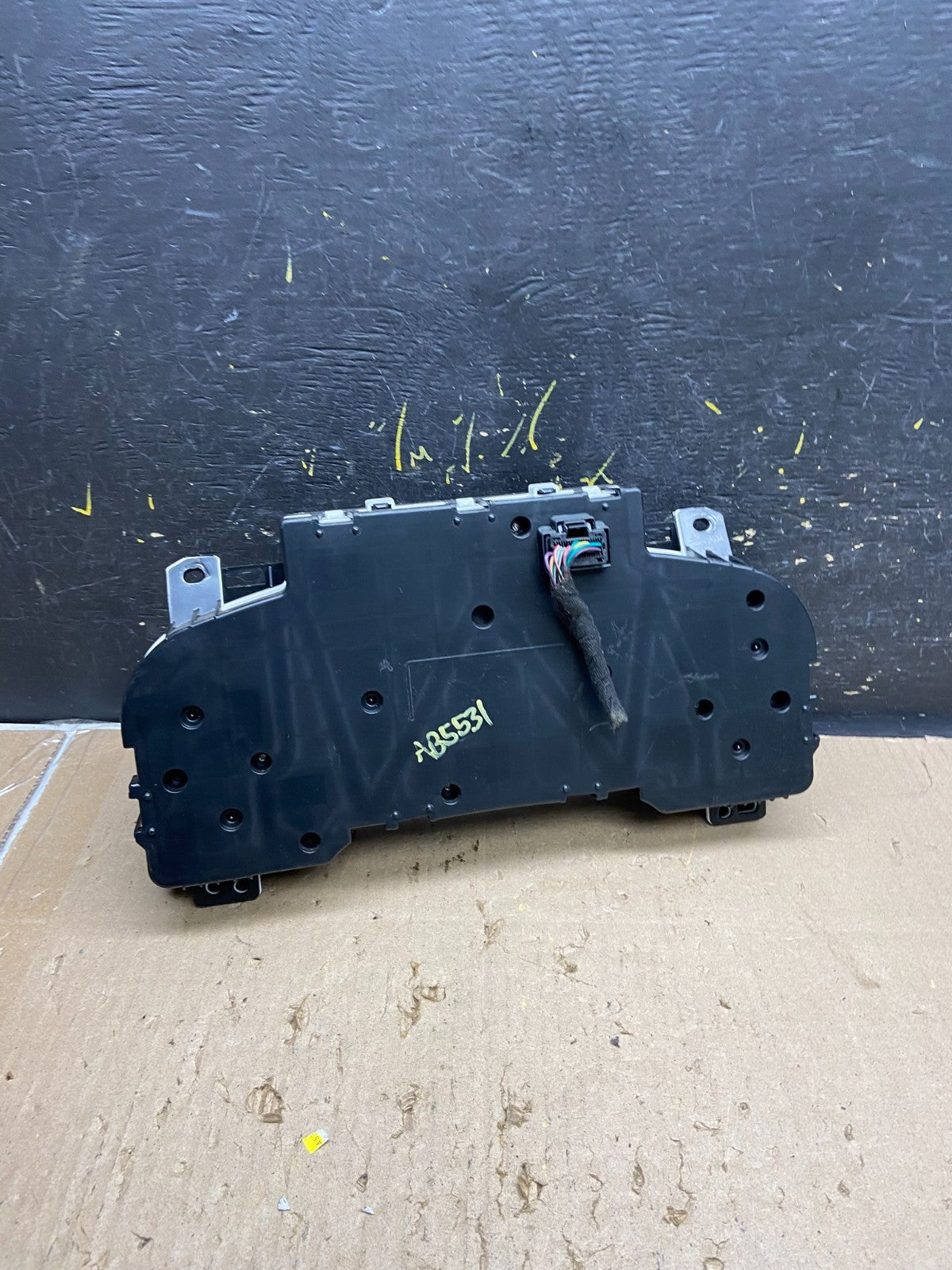 2008 to 2011 Chevrolet Tahoe Hybrid Cluster Gauge Speedometer ECM  ab5531 DG3