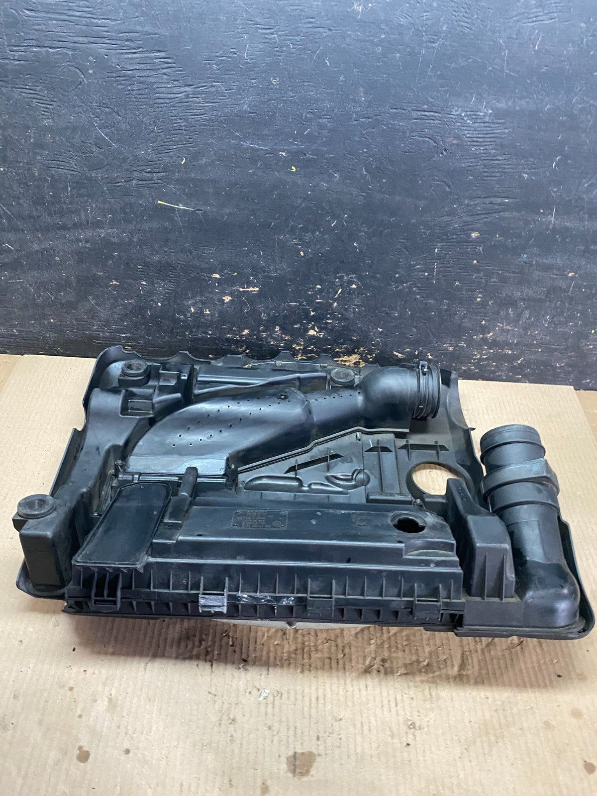 2005 to 2008 Volkswagen Jetta 2.5L Passat Jetta Engine Cover 07k129601 U7352 DG5