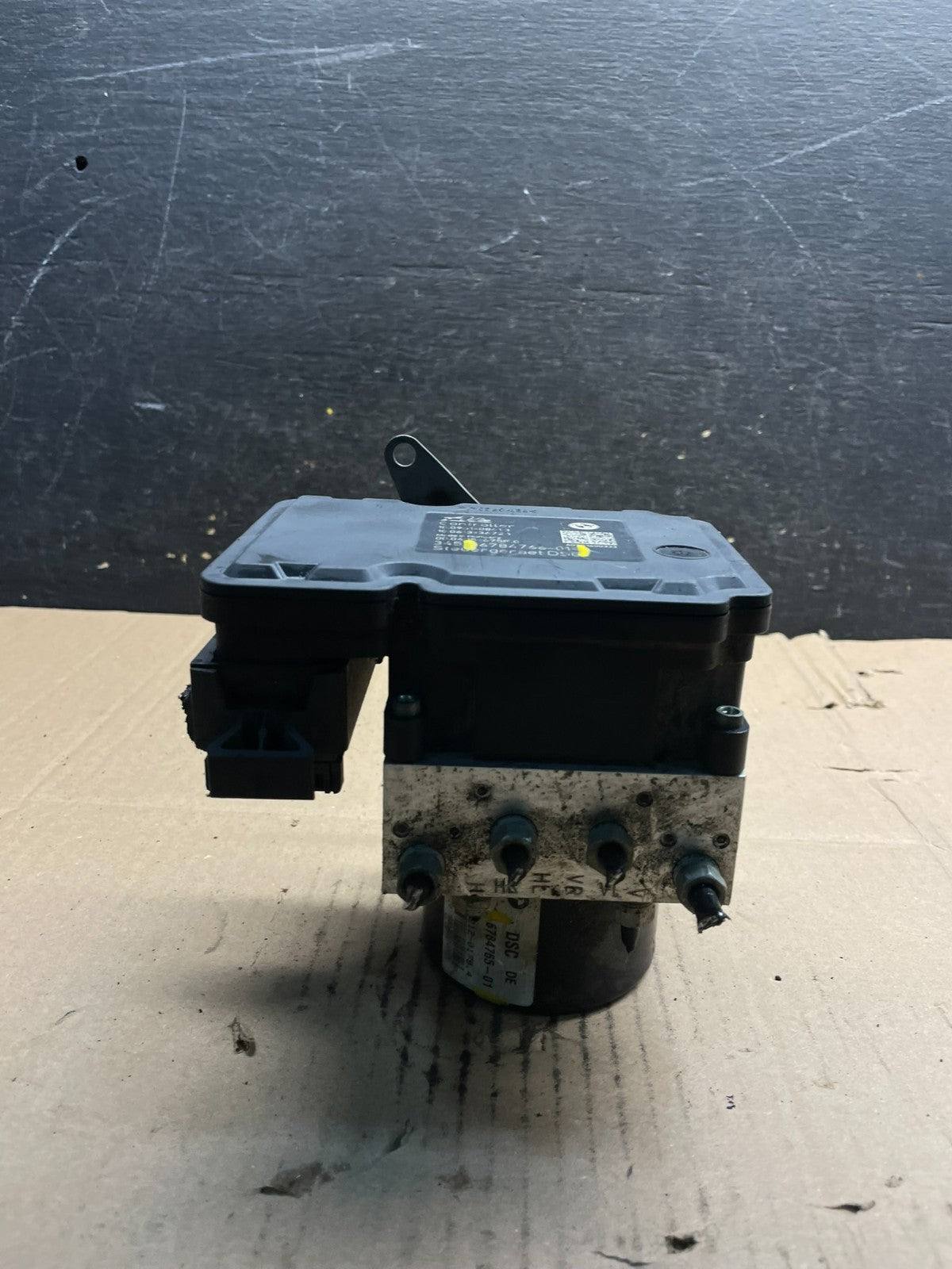 2007 2008 BMW 135i ABS Anti Lock Brake Pump 6784766-01 v1981 DG0