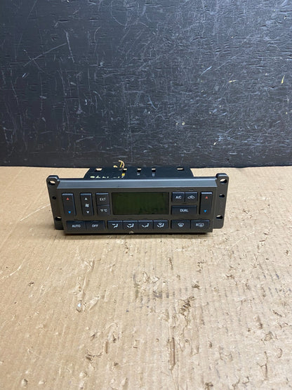 2003 to 2006 Lincoln Town Car Climate Control Panel ae4496 DG0