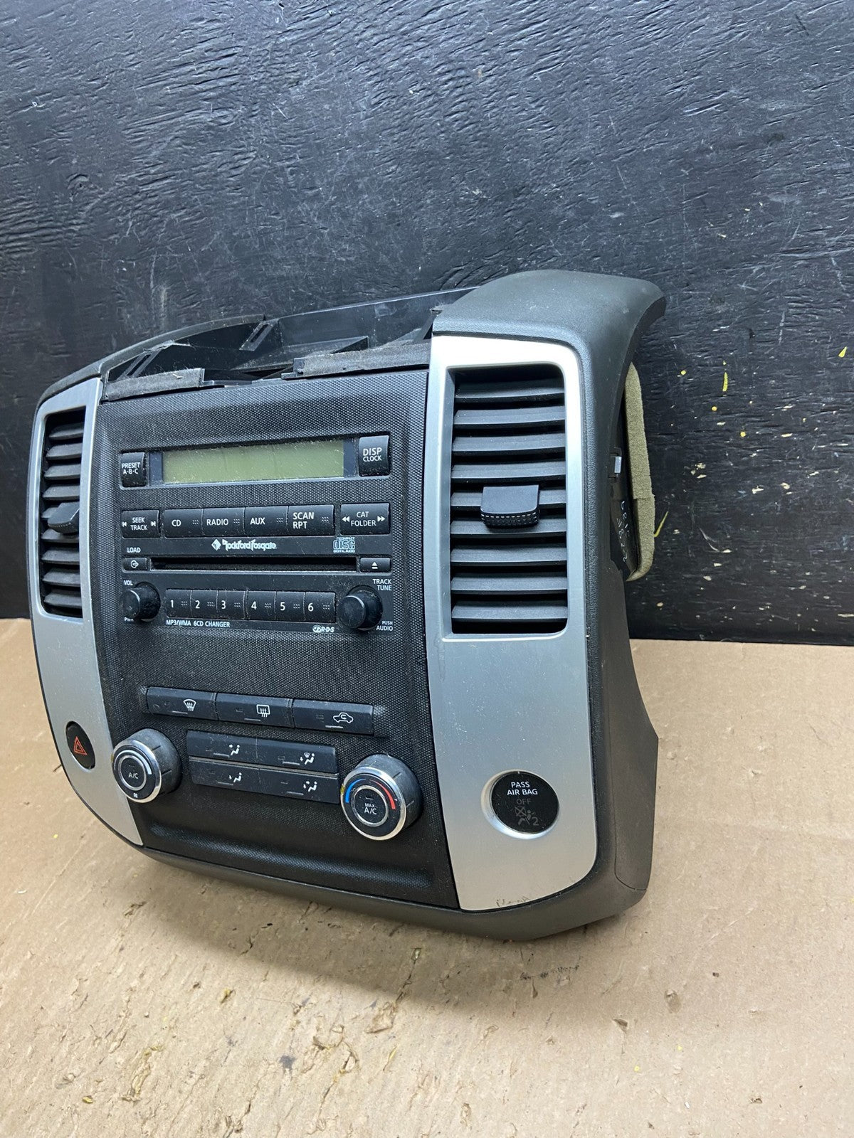 2009-2012 Nissan Frontier Xterra Radio Climate Control Bezel Center T6162 DG2