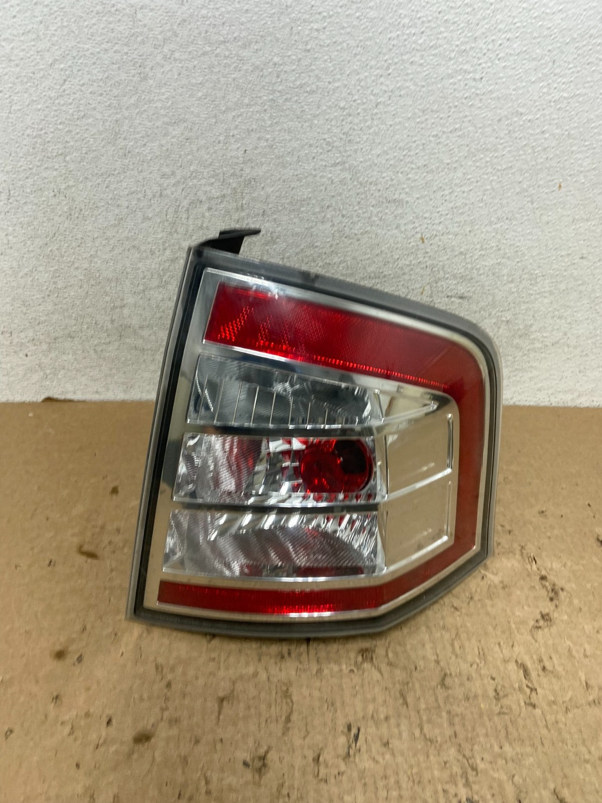 2007 to 2010 Ford Edge Tail light Right Passenger Rh Side AF8394 DW0