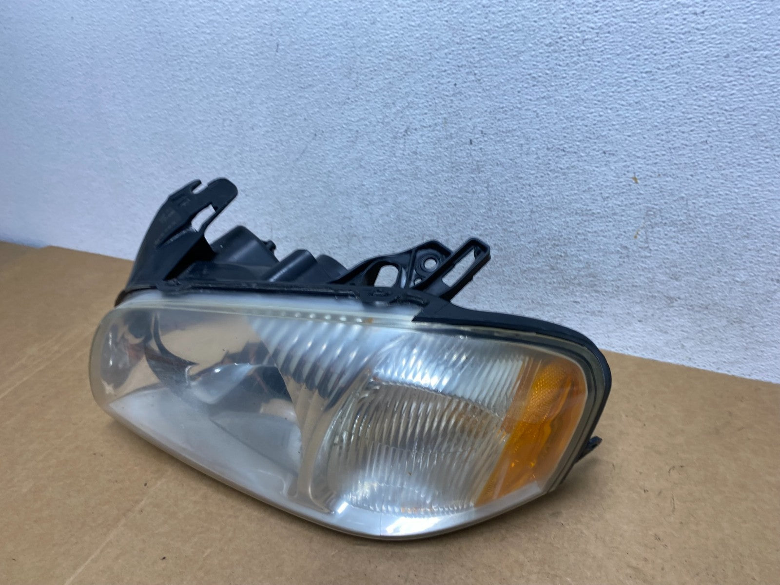 2001 to 2004 Mazda Tribute Left Driver Lh Side Halogen Headlight AE3035 DW1