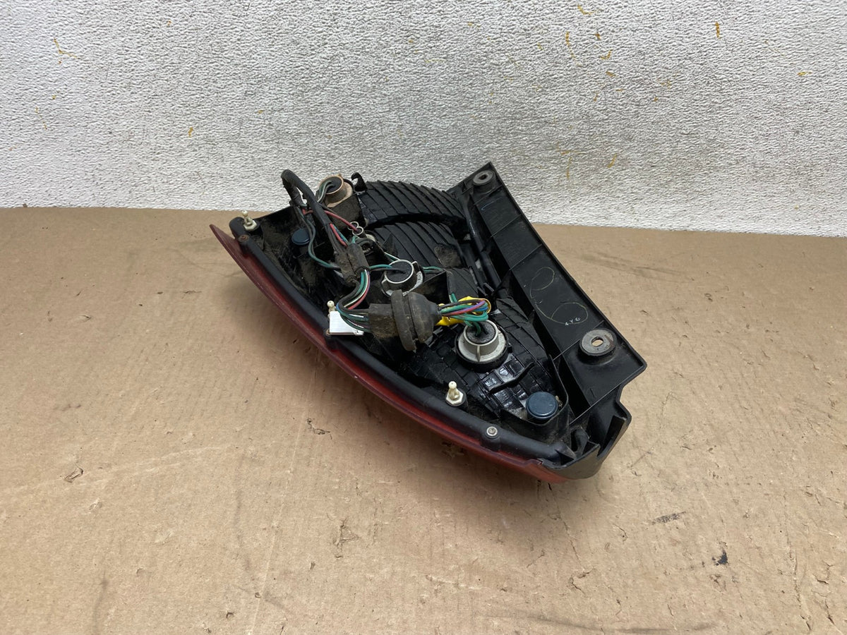 2003 2004 2005 Subaru Forester Left Driver Lh Side Tail Light AH6940 LK3