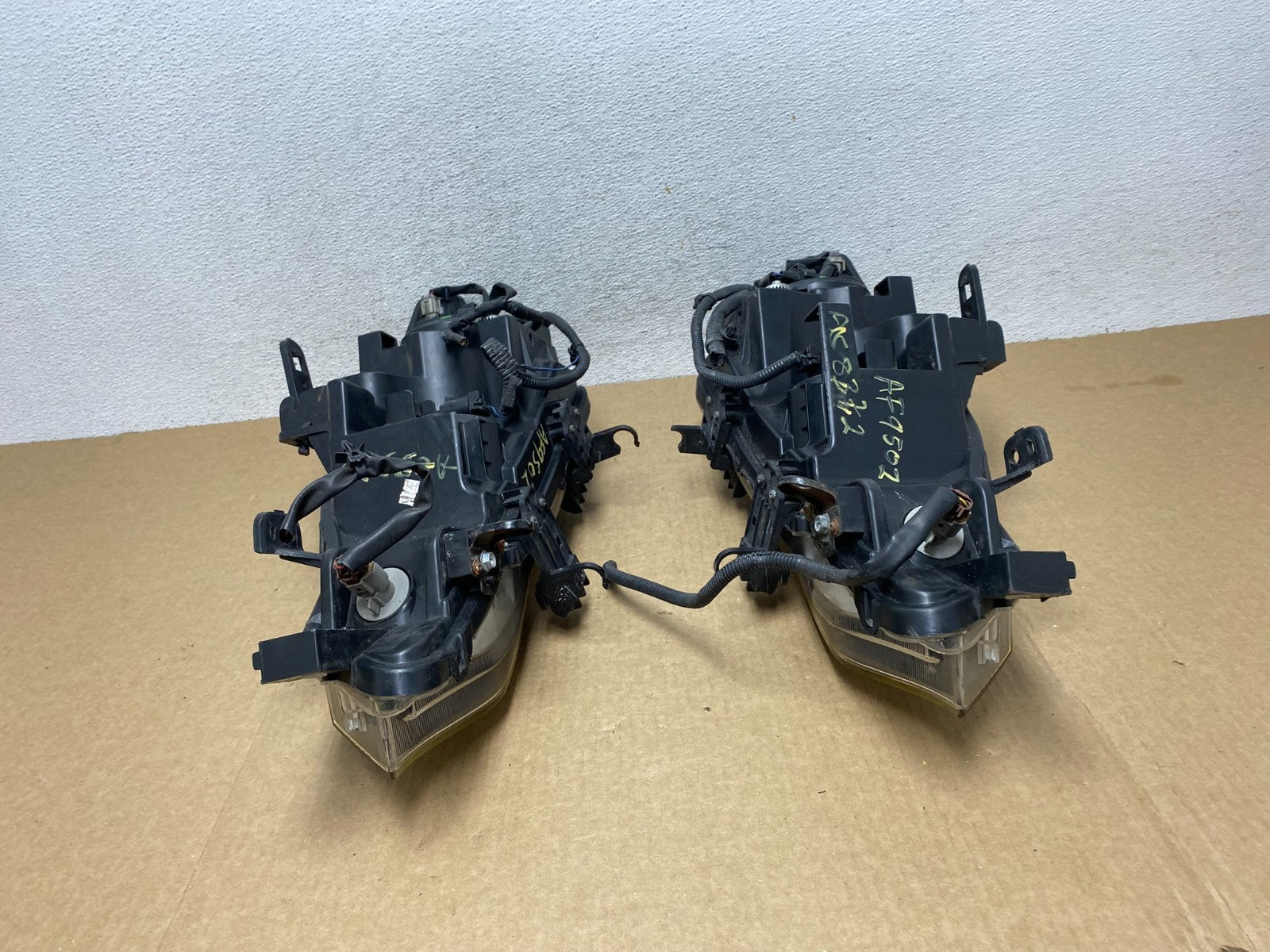 Halogen 2011 2012 2013 2014 Nissan Murano Headlights Left+Right AF9502 DW10