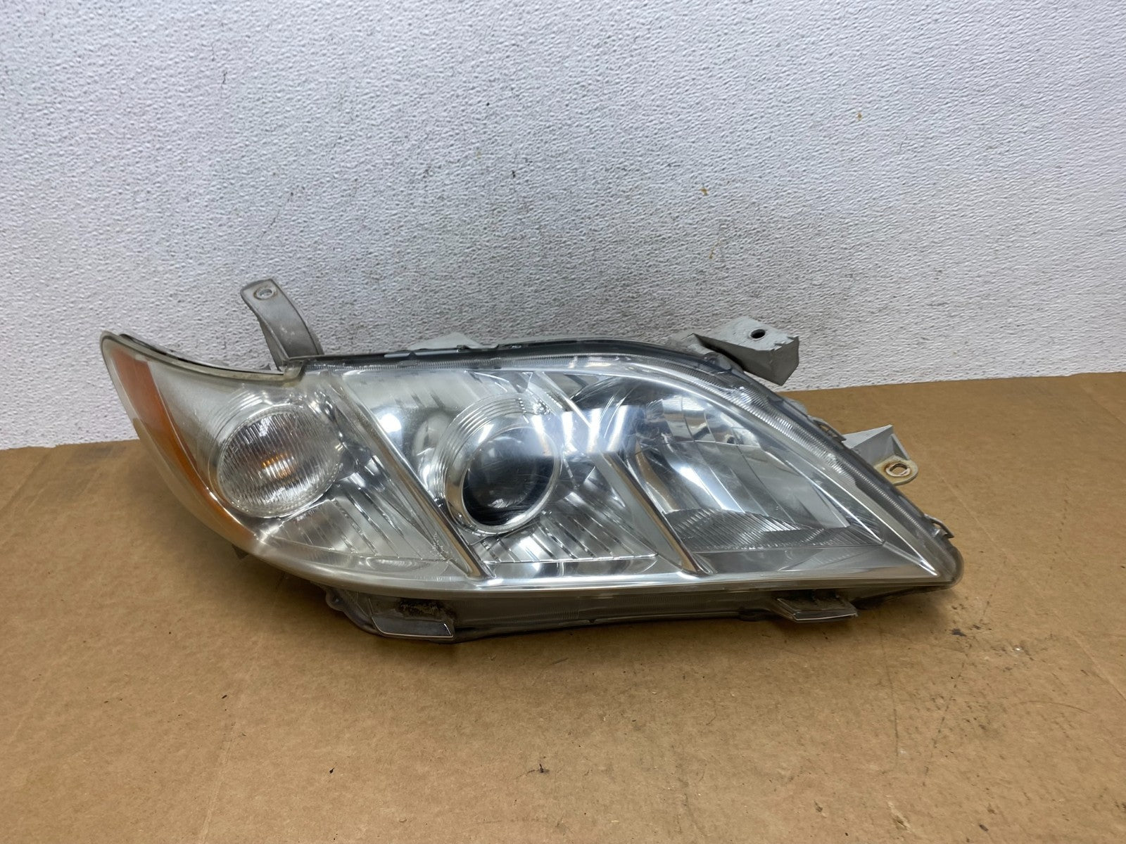 2007 - 2009 Toyota Camry Halogen Right Passenger Headlight AE3034 DW0