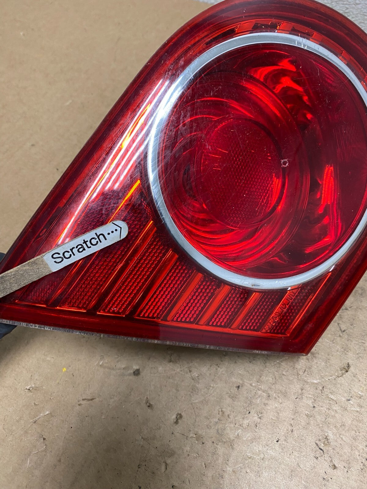2004-2006 Kia Amanti Left LH Side Tail Light inner L8448 DW4