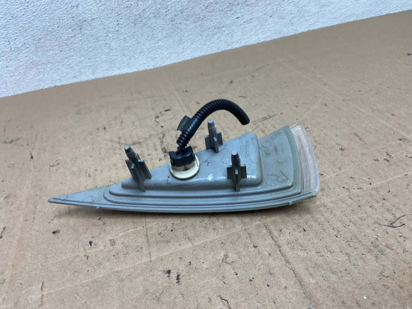 1995 - 1999 Chevrolet Cavalier Right Passenger Turn Signal AE6432 DG4