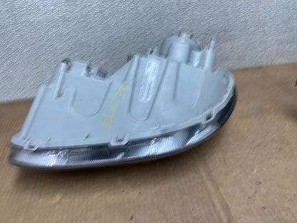 2002-2005 Hyundai Sonata Right Passenger Headlight Halogen TYC AA6239 DW6