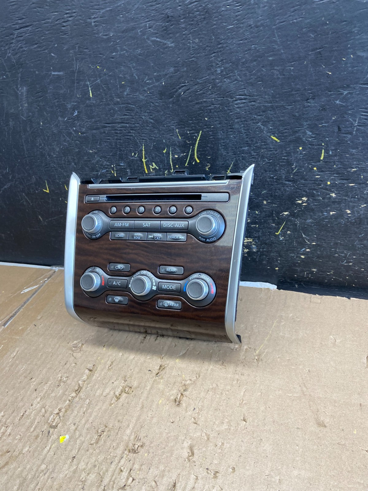 2013 to 2016 Nissan Pathfinder Radio Temperature Climate Control OEM AB5600 DG1
