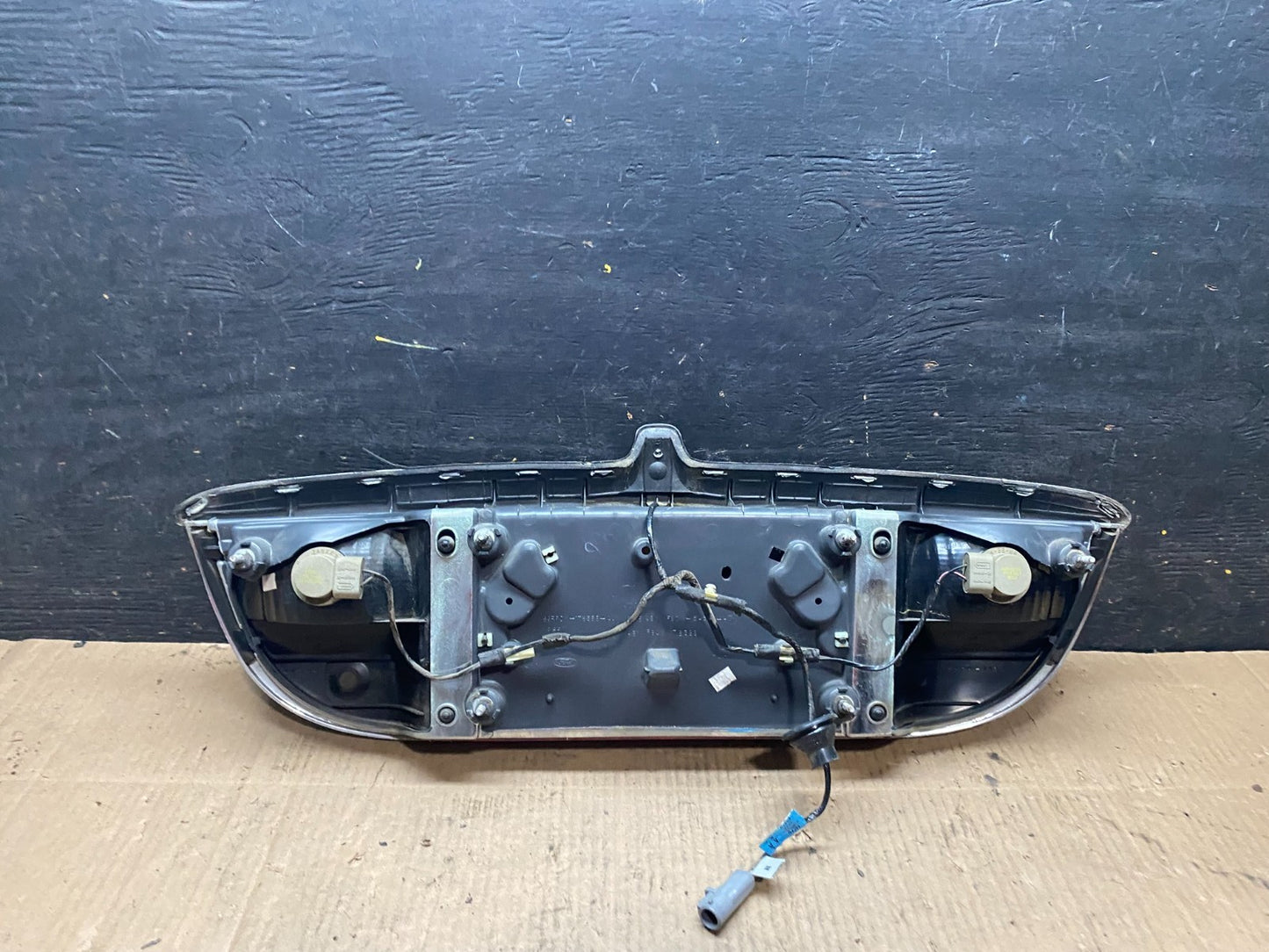 1999-2002 Lincoln Continental License Plate Panel Backup Lights Trim Oe u6426 DG5