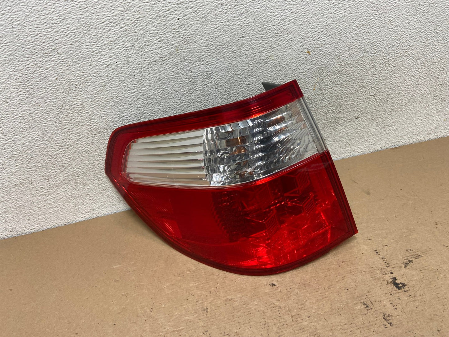 2005 2006 2007 Honda Odyssey Left Driver LH Side Tail Light AF4789 LK0