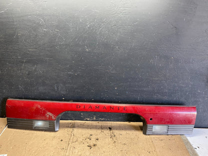 1993 to 1995 Mitsubishi Diamante Wagon Center Tail Light Lamp Liftgate q0397 DG0