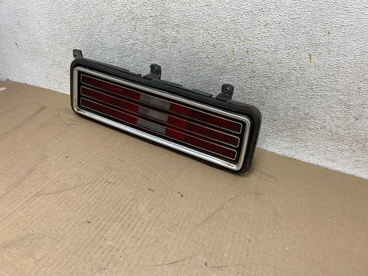 1975 to 1977 Pontiac Ventura Right Passenger RH Side Tail Light ah6687 DG2