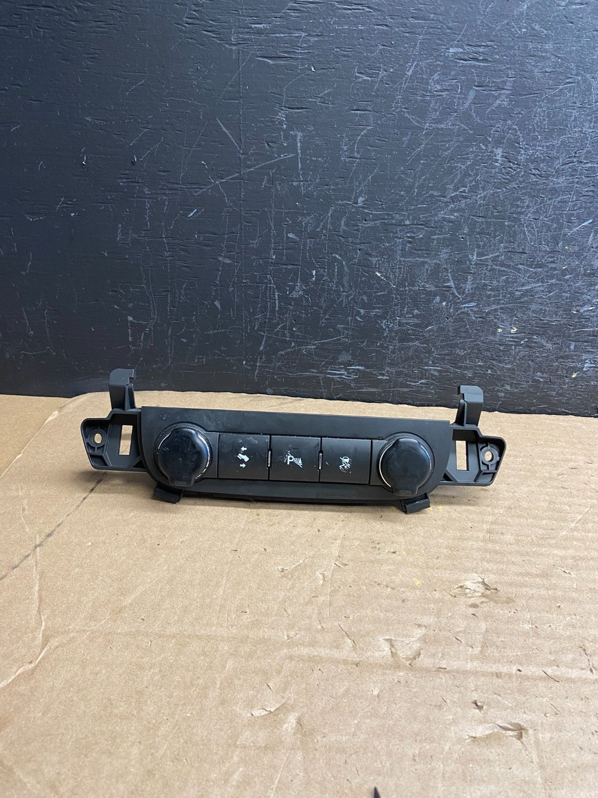 2007 - 2014 Chevrolet Tahoe Yukon Pedal Traction Control Switch AF2040 DW0