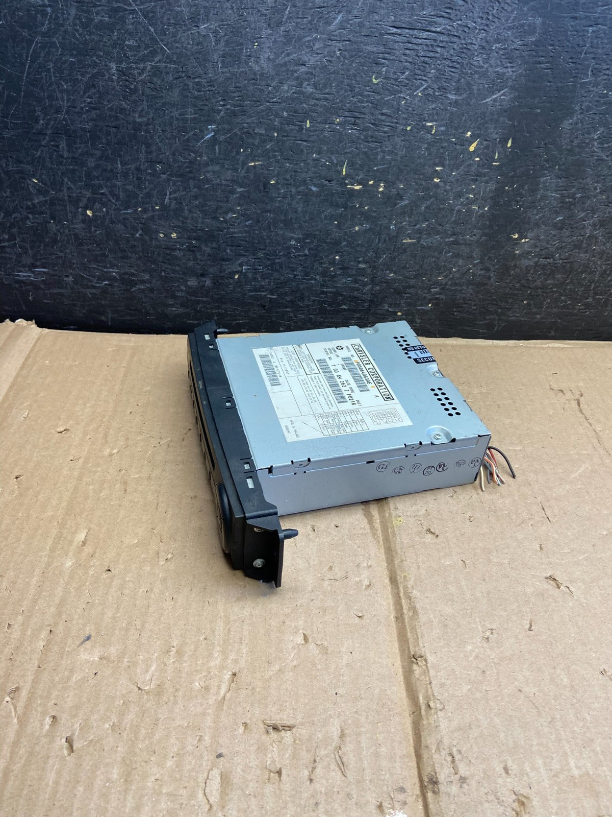2008 to 2012 Chrysler Town Country DVD Player Receiver AI2658 DG2