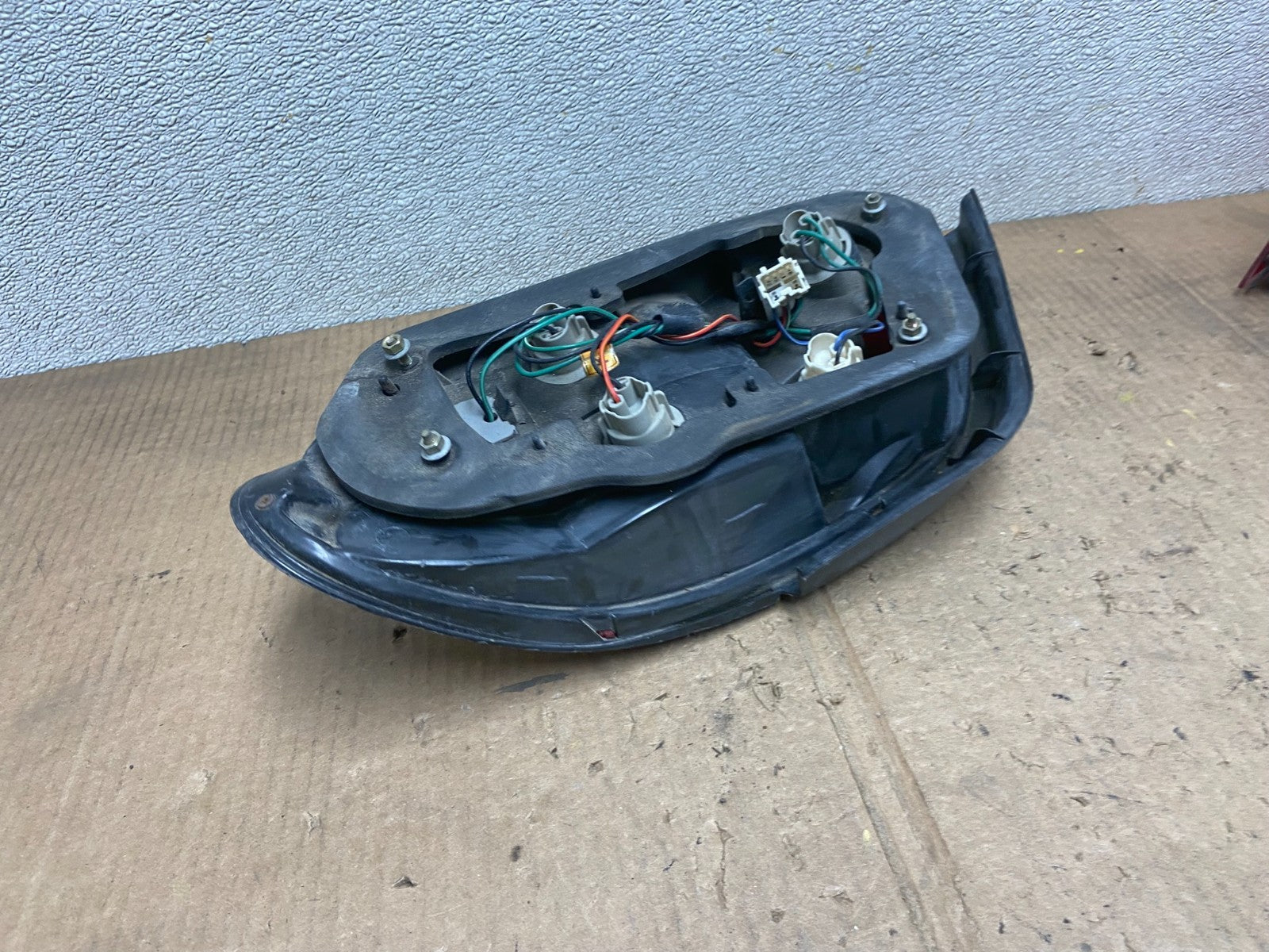 1996 1997 1998 Hyundai Elantra Sedan Left Driver LH Tail Light Oem AA6699 DW4