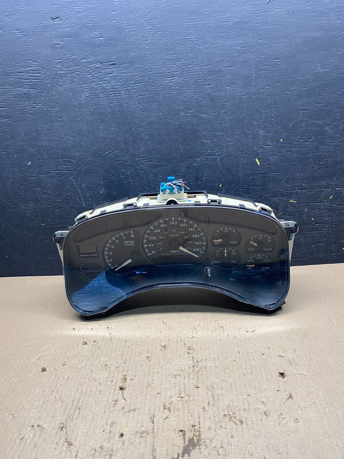2002 GMC Yukon Speedometer Cluster Gauge Oem Q7116 DG0