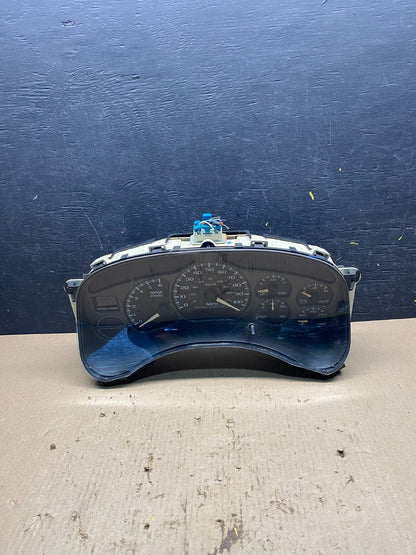 2002 GMC Yukon Speedometer Cluster Gauge Oem Q7116 DG0