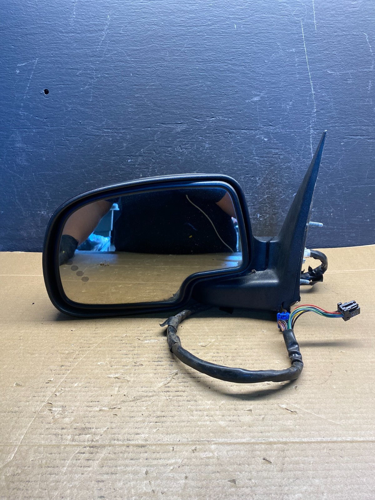2003-2006 Chevrolet Tahoe Suburban Left Driver LH Turn Door Mirror AD6656 DW9