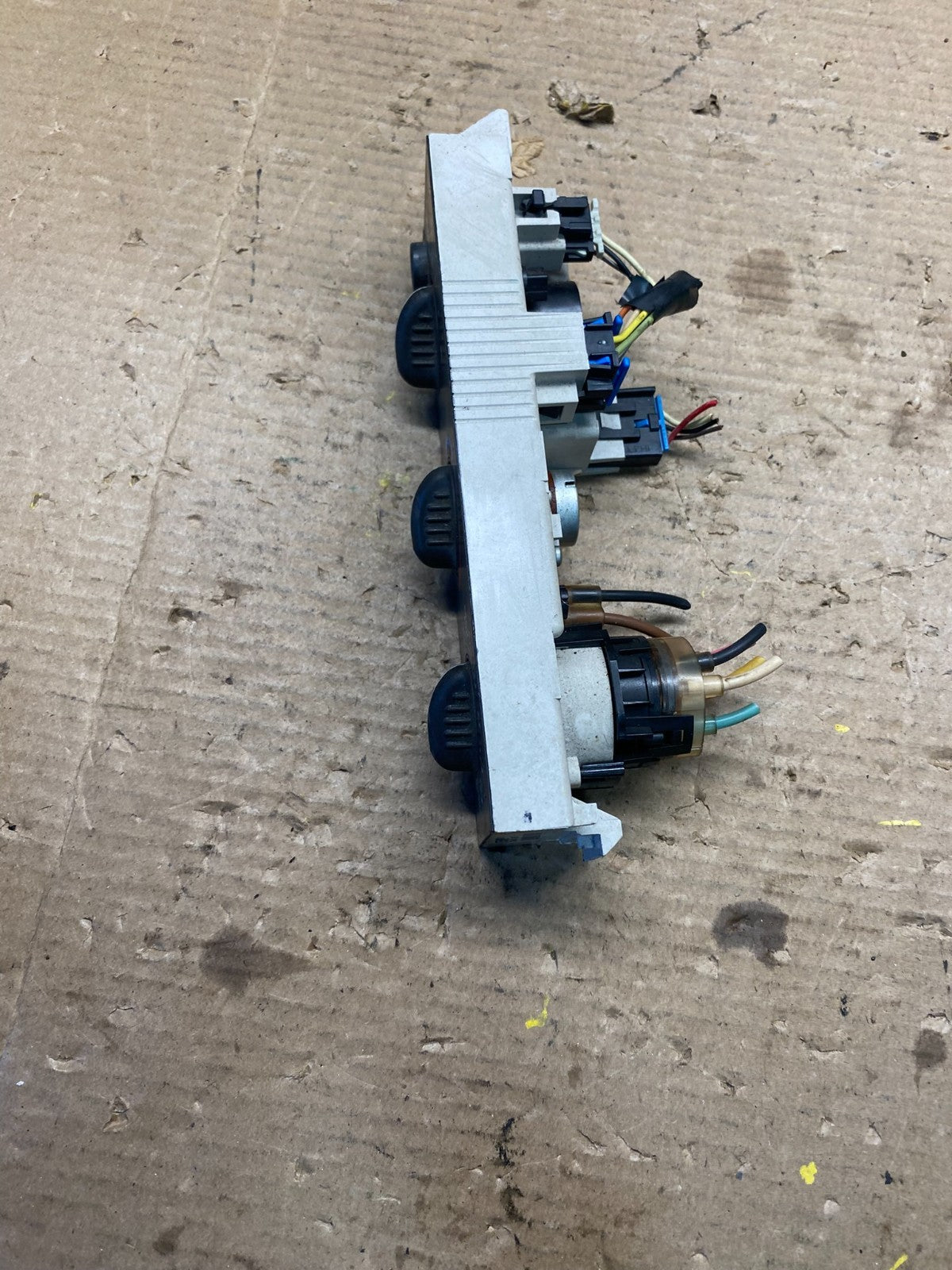 2001 - 2007 GMC Chevrolet Express 1500 Climate Control A/C r2593 DG3