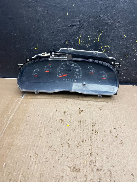 2001-2002 Ford Econoline E250 E350 Van Speedometer Instrument Cluster ab5535  DG0