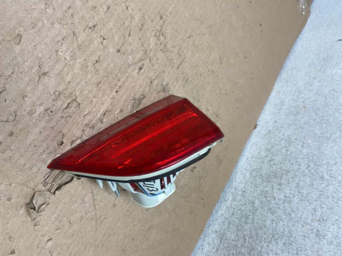 2009 2010 2011 BMW 3 328i 335i E90 Right Passenger RH Tail Light Inner AI1131 LK1