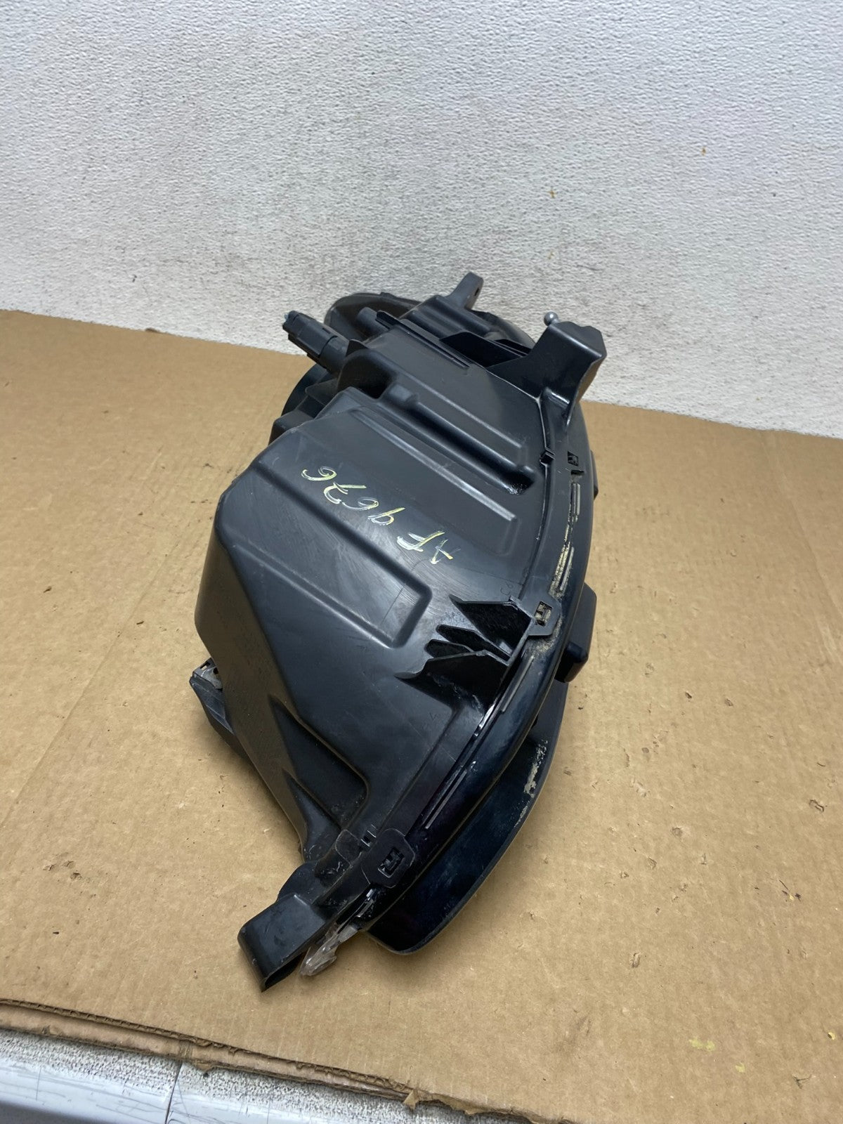 2013 to 2016 Ford Fusion Right Passenger Rh Side Headlight AF9676 DW10