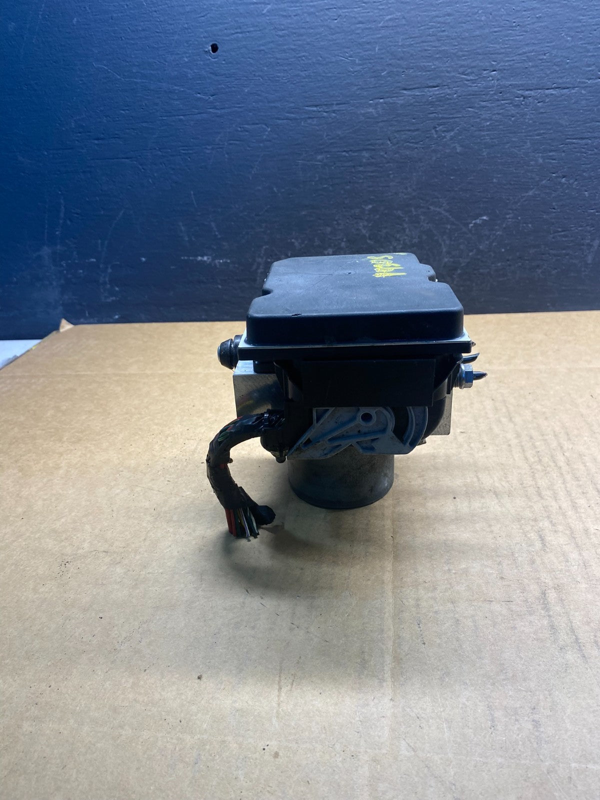 2010 to 2013  Land Rover LR4 Anti Lock Brake Pump Abs Modulator ac2736 DG2
