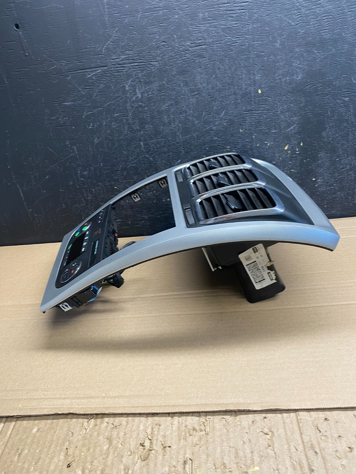 2007 - 2012 GMC Acadia A/C Heater Climate Control Radio Panel Bezel OE AF6536 DG2