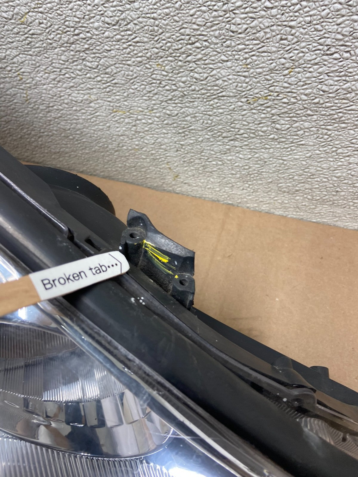 2004-2005 Toyota Sienna Right Passenger Halogen Headlight TYC Y0341 DW5
