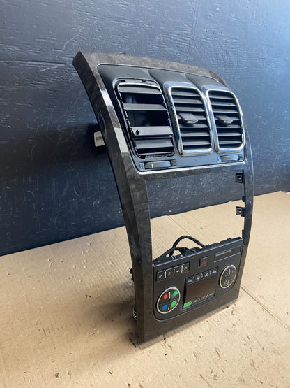 2007 - 2012 GMC Acadia A/C Heater Climate Control Radio Panel Bezel OE AE3945 DG3