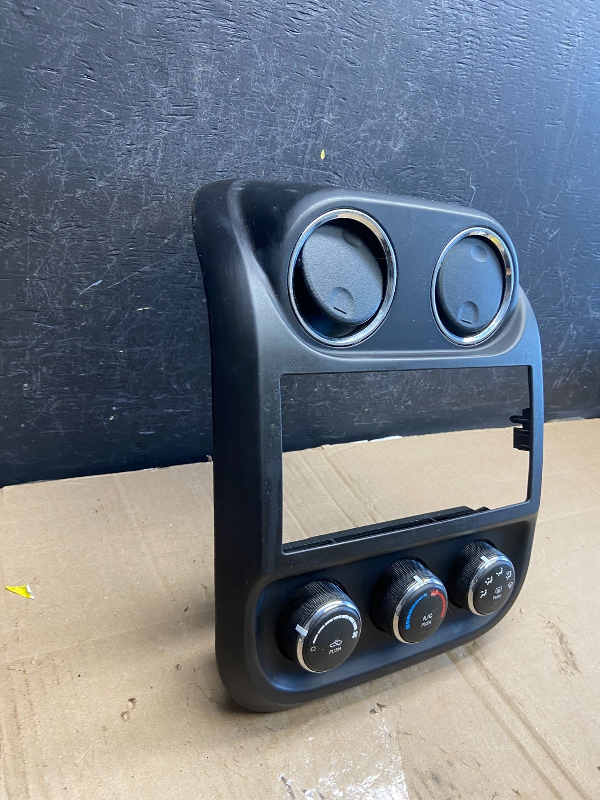 2011 to 2017 Jeep Compass Dash Climate Temperature Control Radio Bezel AD7223 DG1