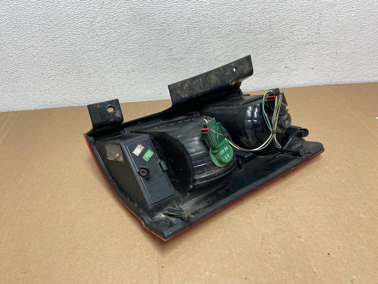 2008-2010 Chrysler Town and Country Left Driver Tail Light Oem AC5590 LK5