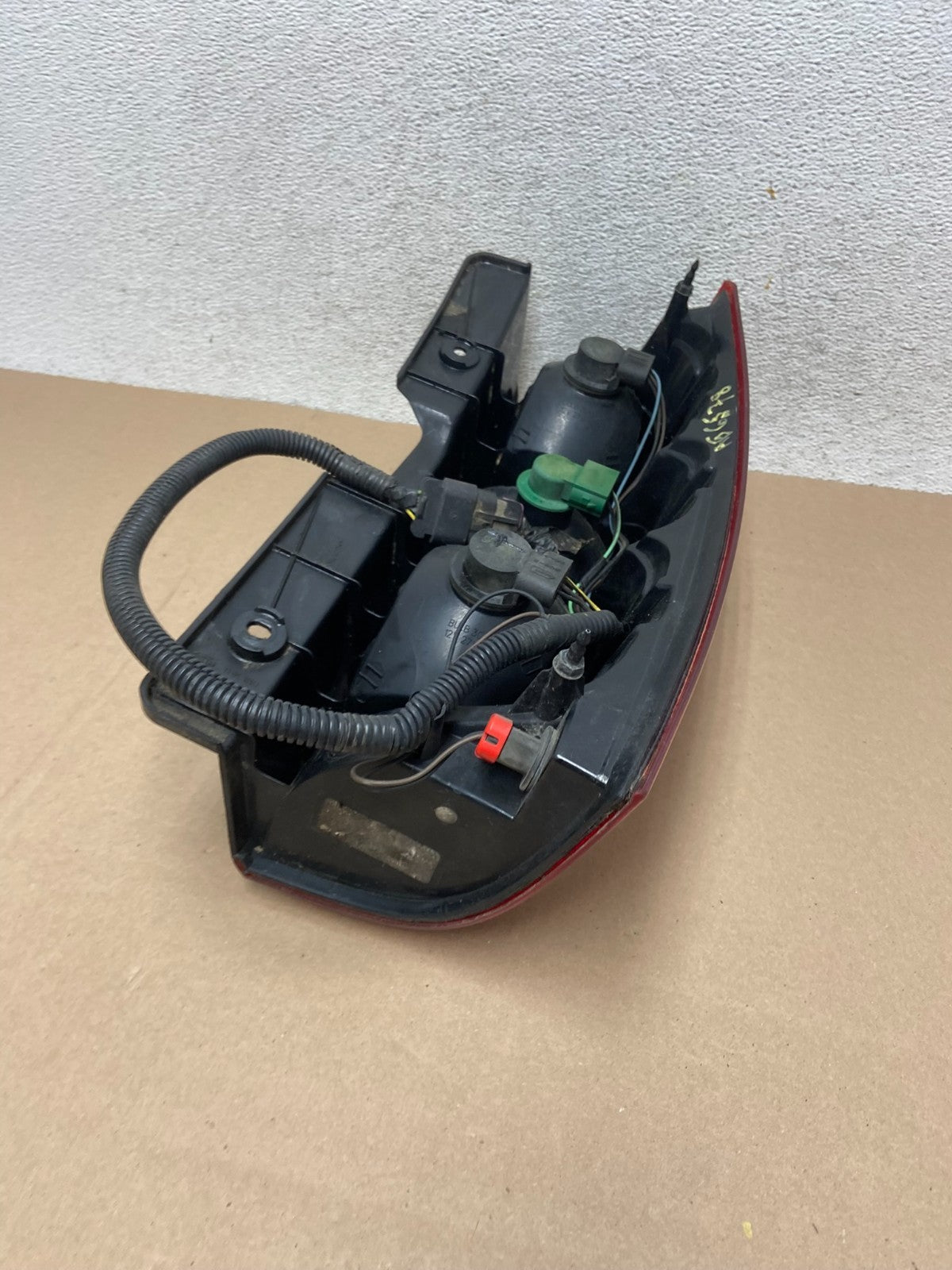 2008-2014 Chevrolet Tahoe Suburban Driver Lh Left Side Tail Light AG6578 DW5