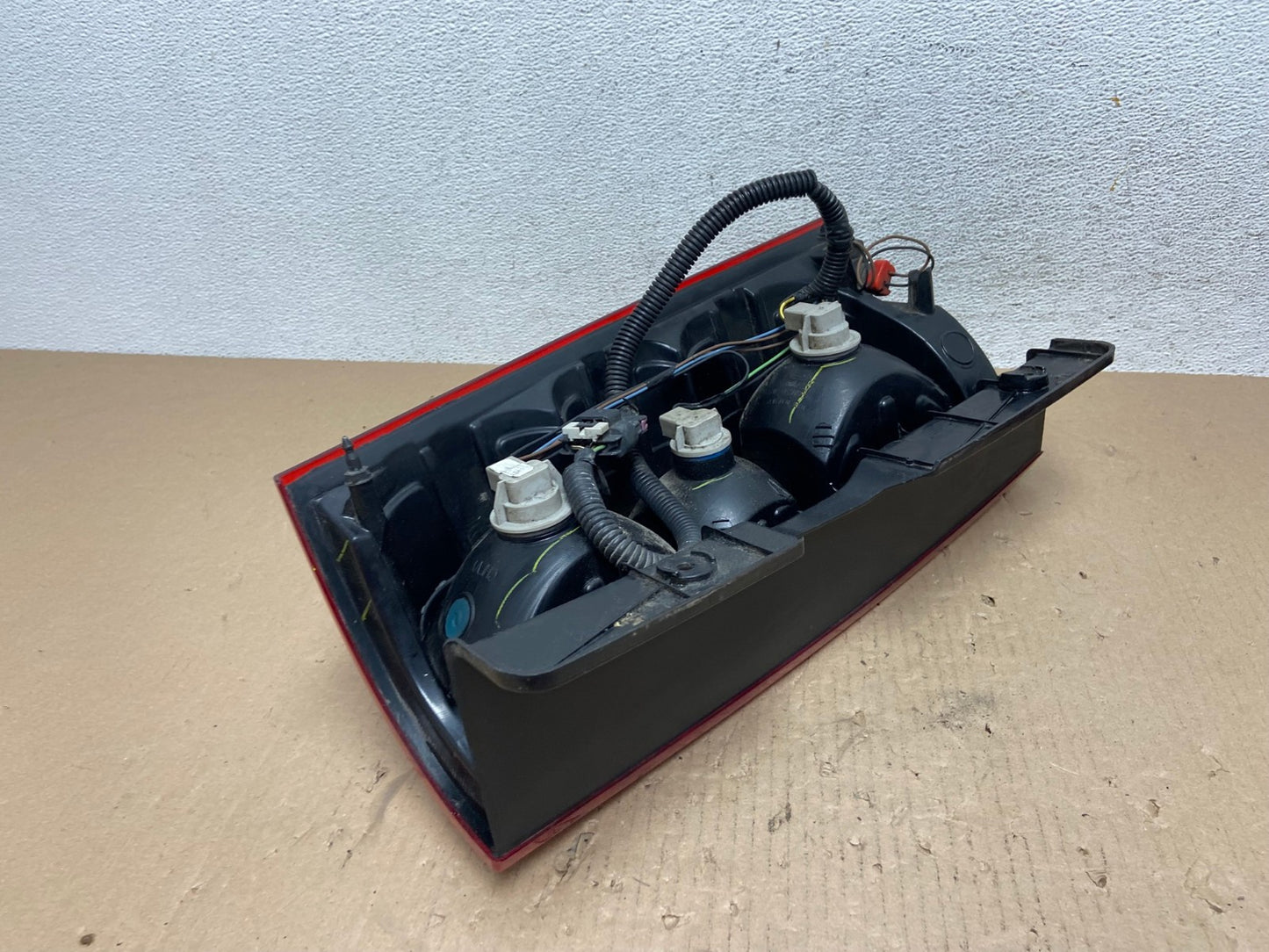 2008-2014 Chevrolet Tahoe Suburban Driver Lh Left Side Tail Light AE8746 LK6