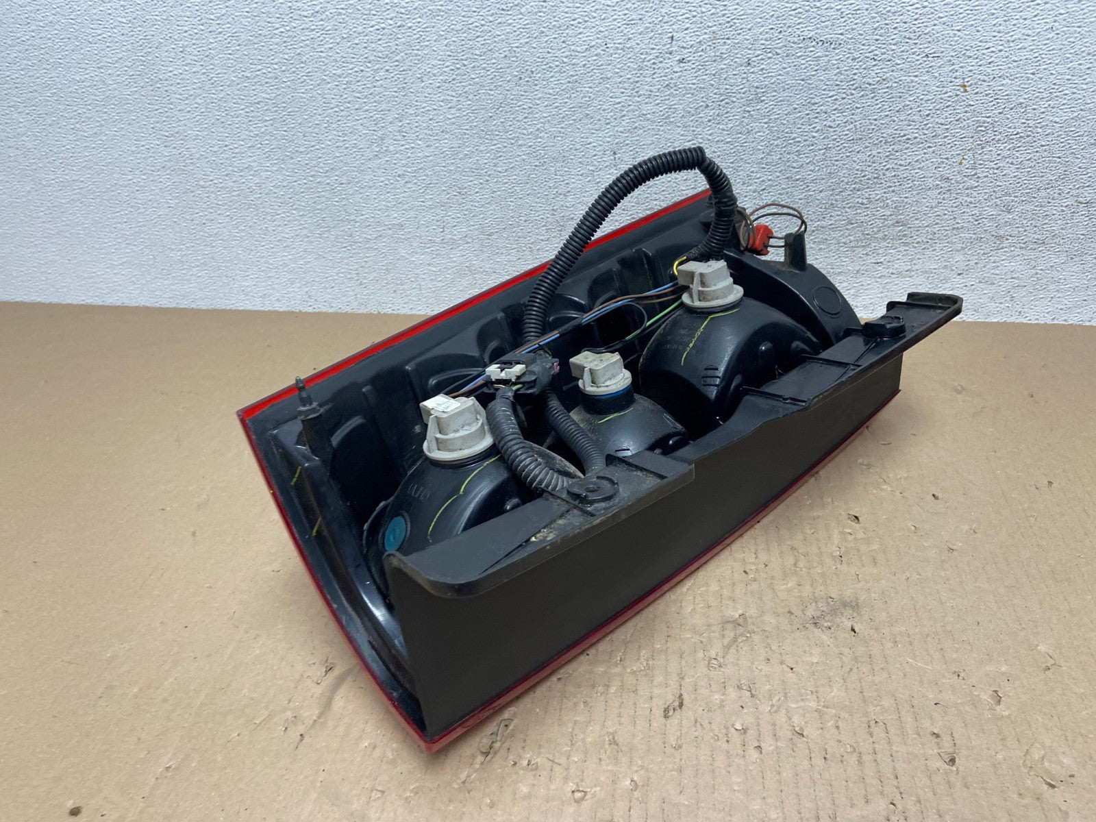 2008-2014 Chevrolet Tahoe Suburban Driver Lh Left Side Tail Light AE8746 LK6