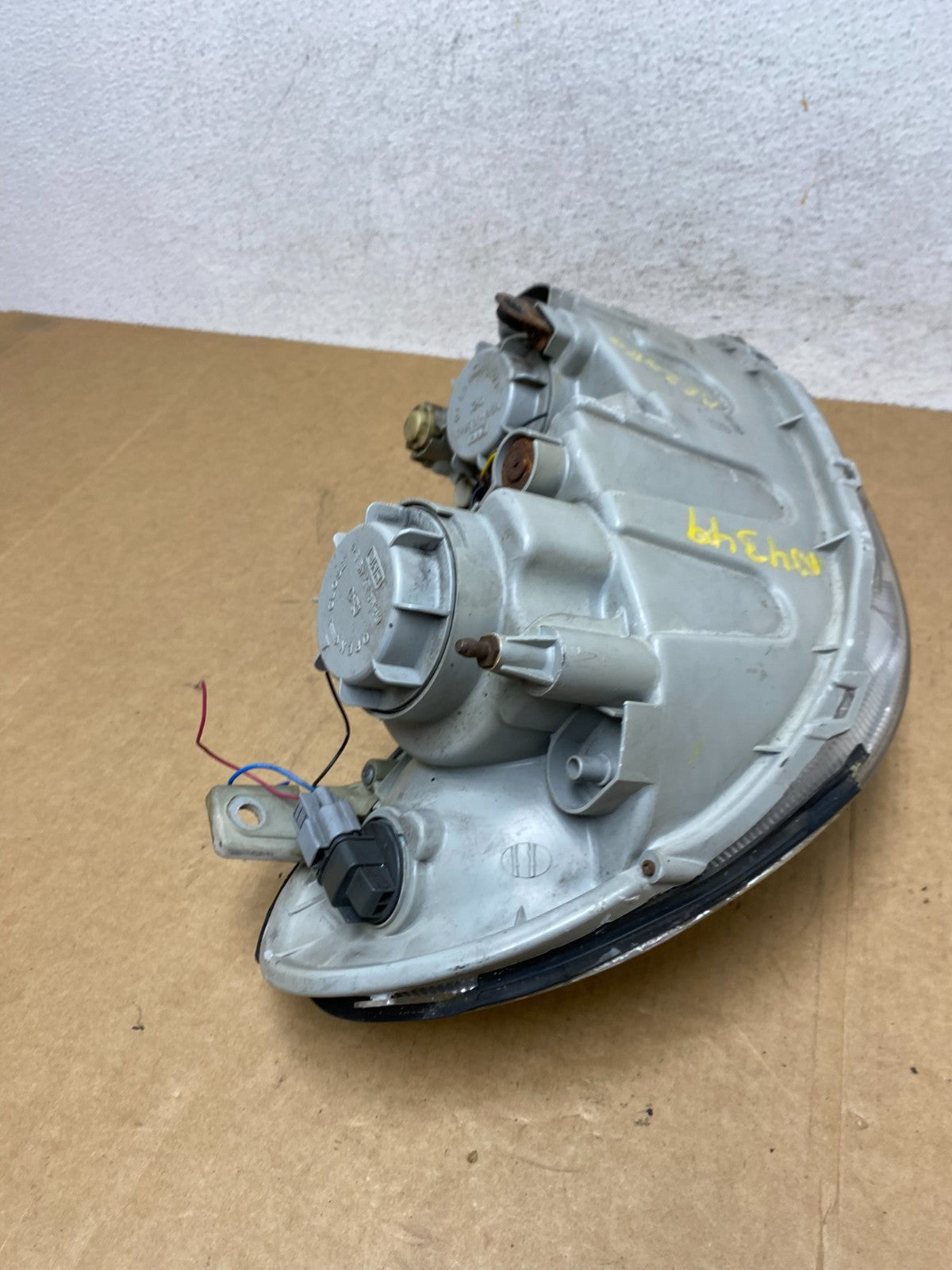 2002 to 2005 Hyundai Sonata Left Driver LH Side Headlight Halogen AE2989 DW8