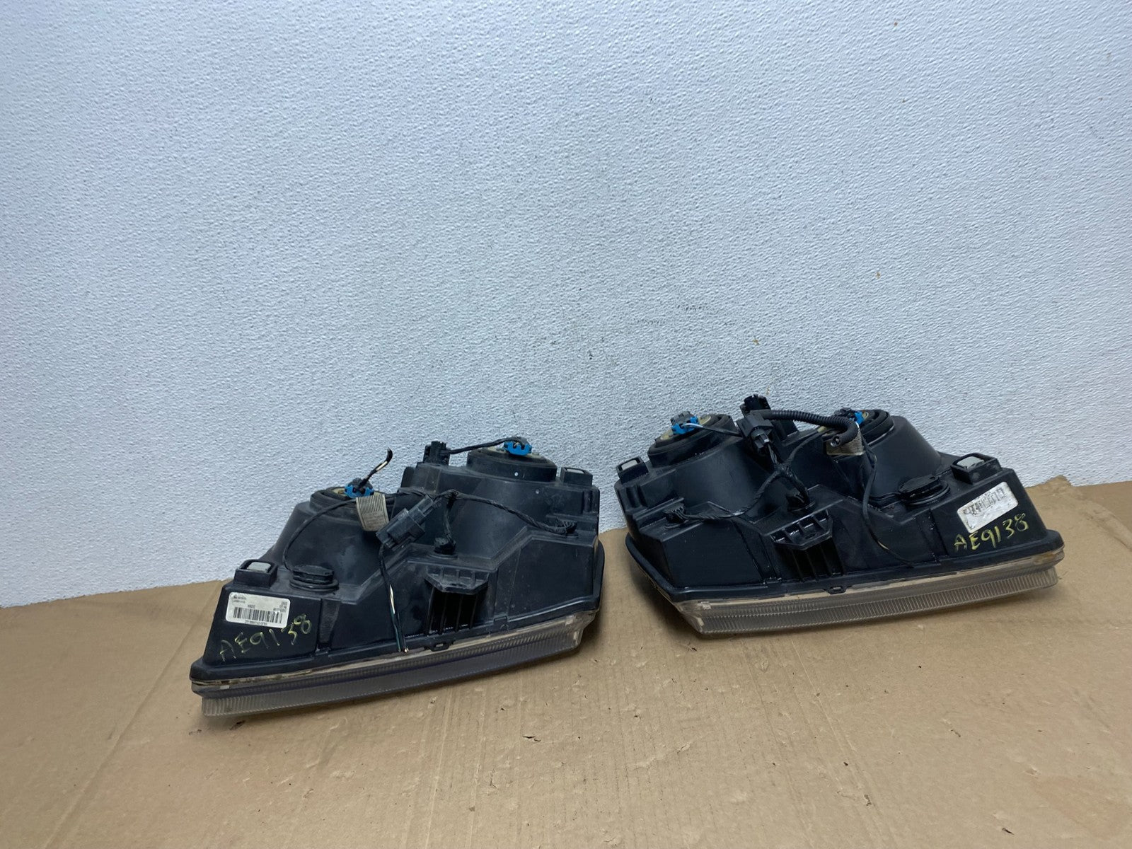 2005 2006 2007 Chrysler 300 Left+Right Halogen Headlights AE9138 DW8