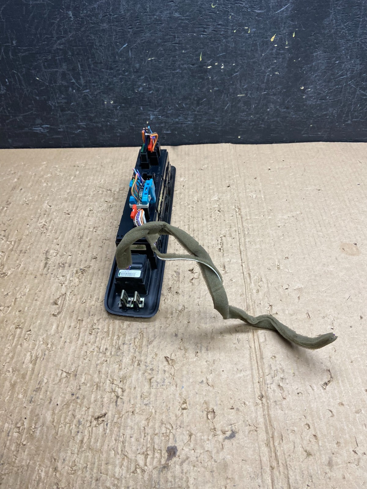 2002 - 2005 GMC Envoy Master Power Door Lock Window Switch Heat Seat AF1661 DG3