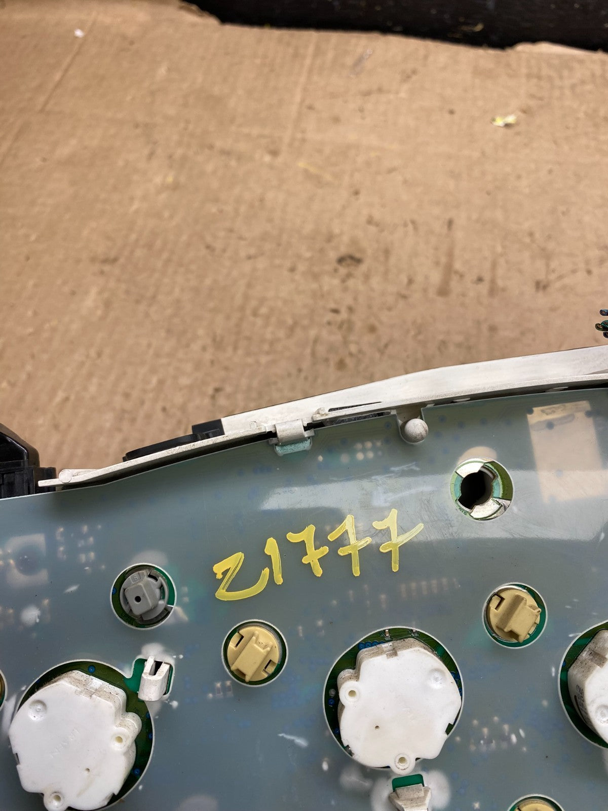 2006 Ford E350 Gauge Speedometer Cluster OEM z1777 DG7