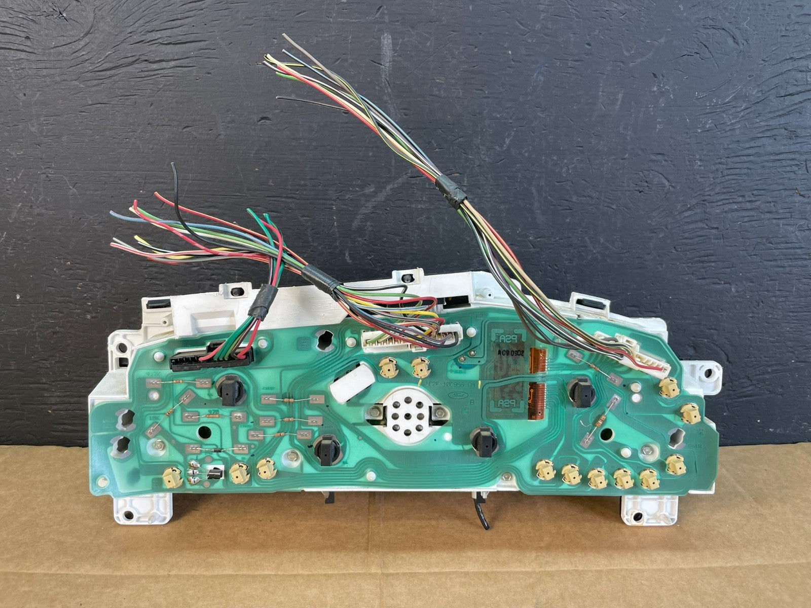 1999 to 2000 Ford E150 E250 E350 VAN Gauge Speedometer Cluster AC4961 DG1