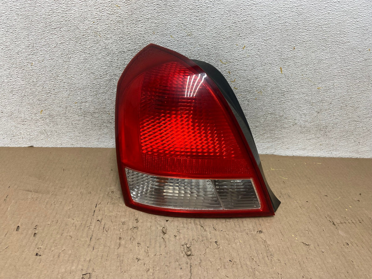 2001-2003 Sedan Hyundai Elantra Left Driver Lh Side Tail Light AH5989 LK0