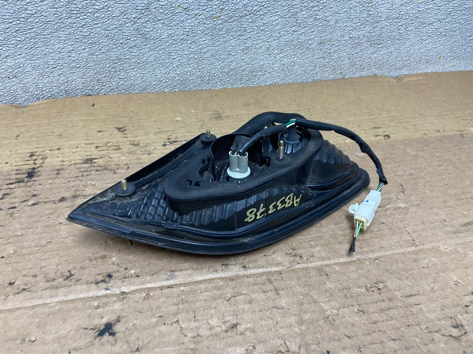 2002 2003 2004 Lexus ES300 ES330 Left Driver Lh Inner Tail Light Oem AB3378 LK4